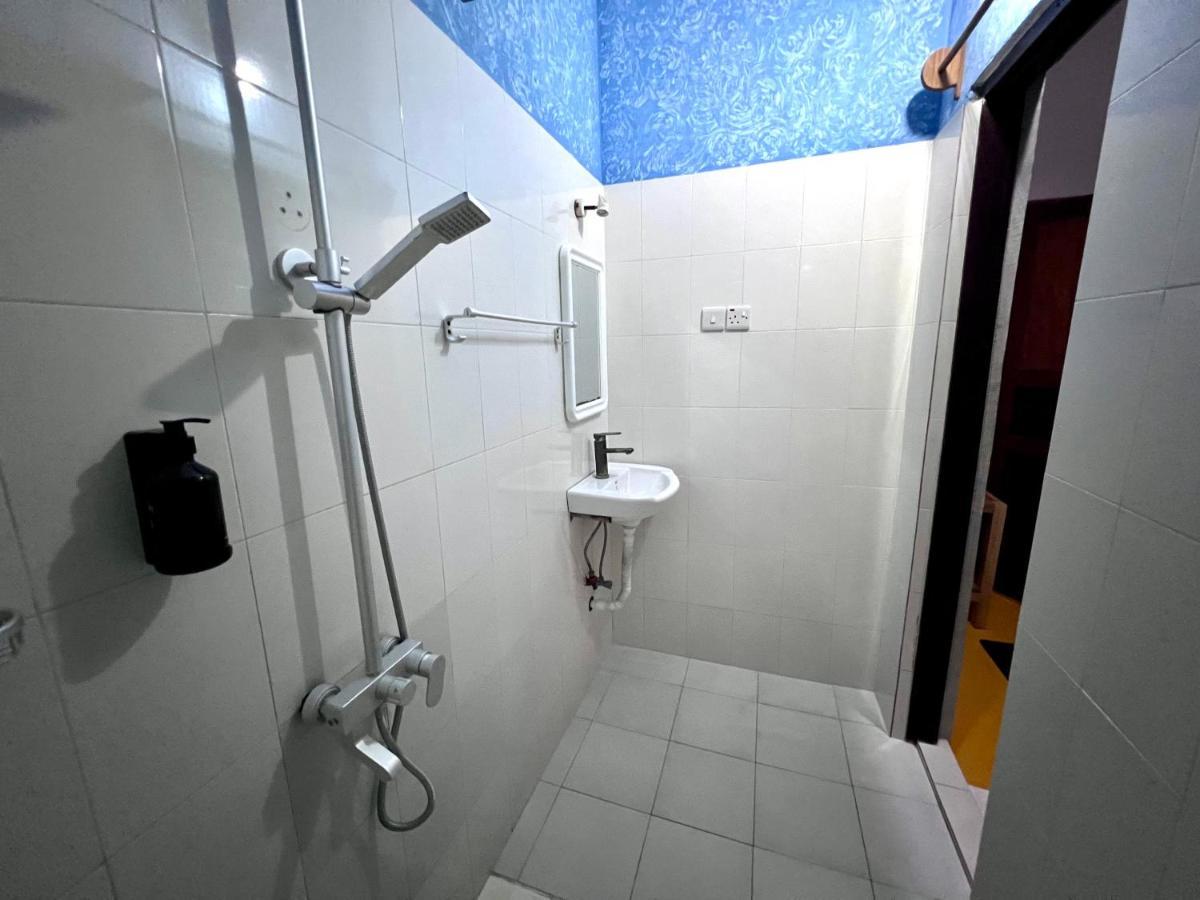 Barabara House Bed & Breakfast จัมเบียนี ภายนอก รูปภาพ