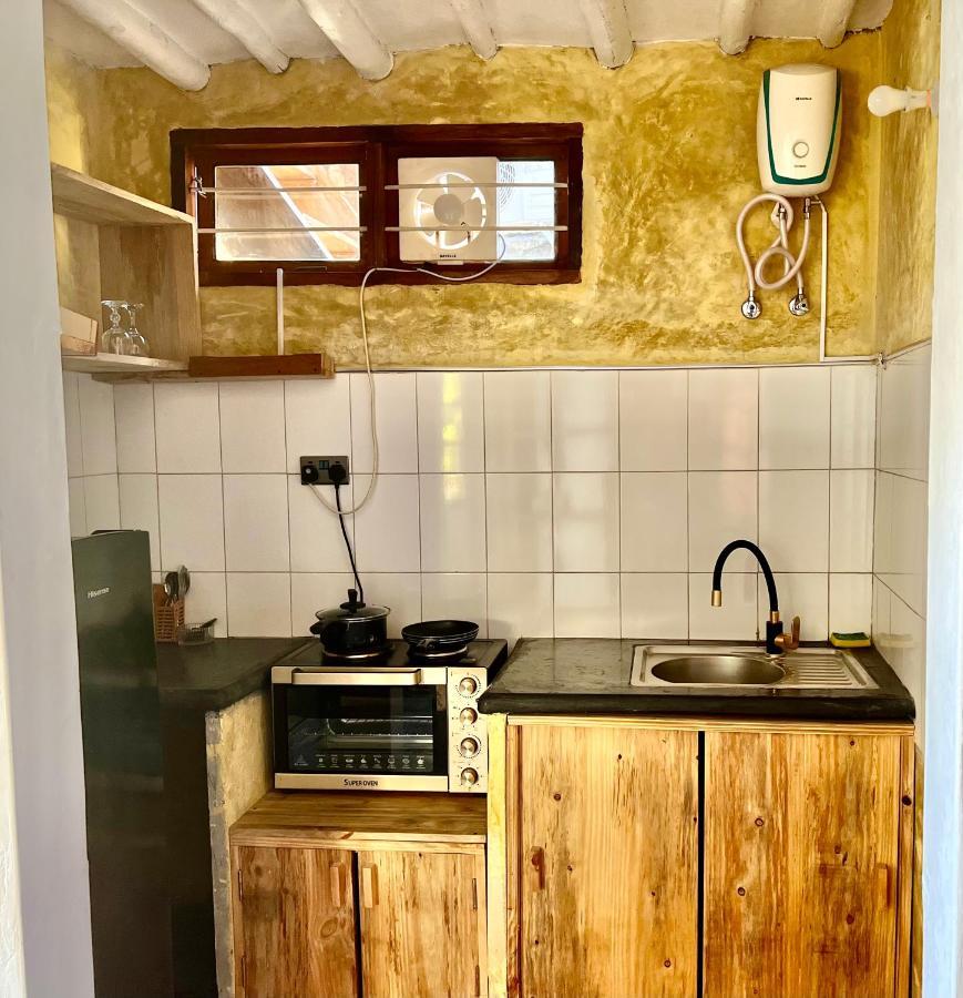 Barabara House Bed & Breakfast จัมเบียนี ภายนอก รูปภาพ