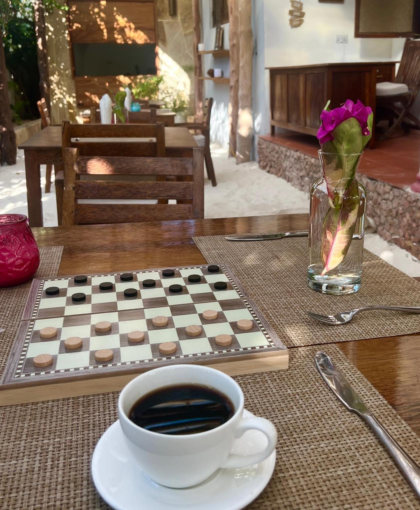 Barabara House Bed & Breakfast จัมเบียนี ภายนอก รูปภาพ
