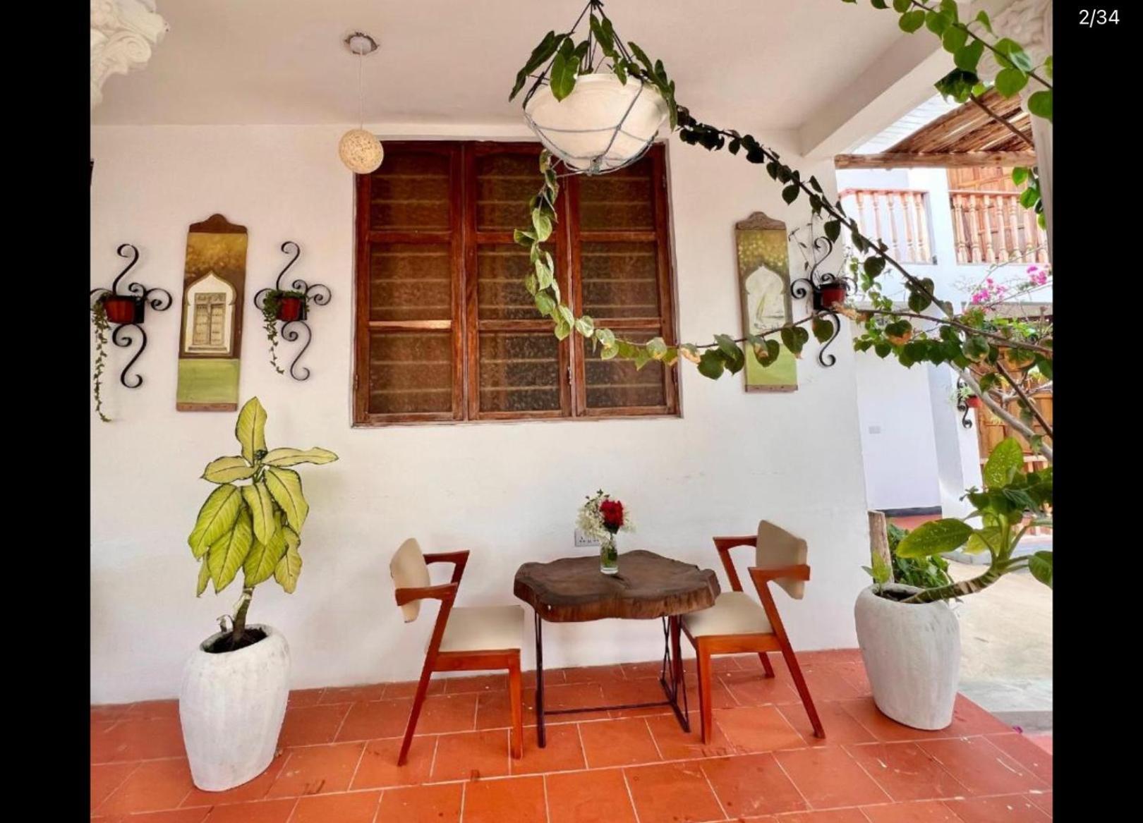 Barabara House Bed & Breakfast จัมเบียนี ภายนอก รูปภาพ