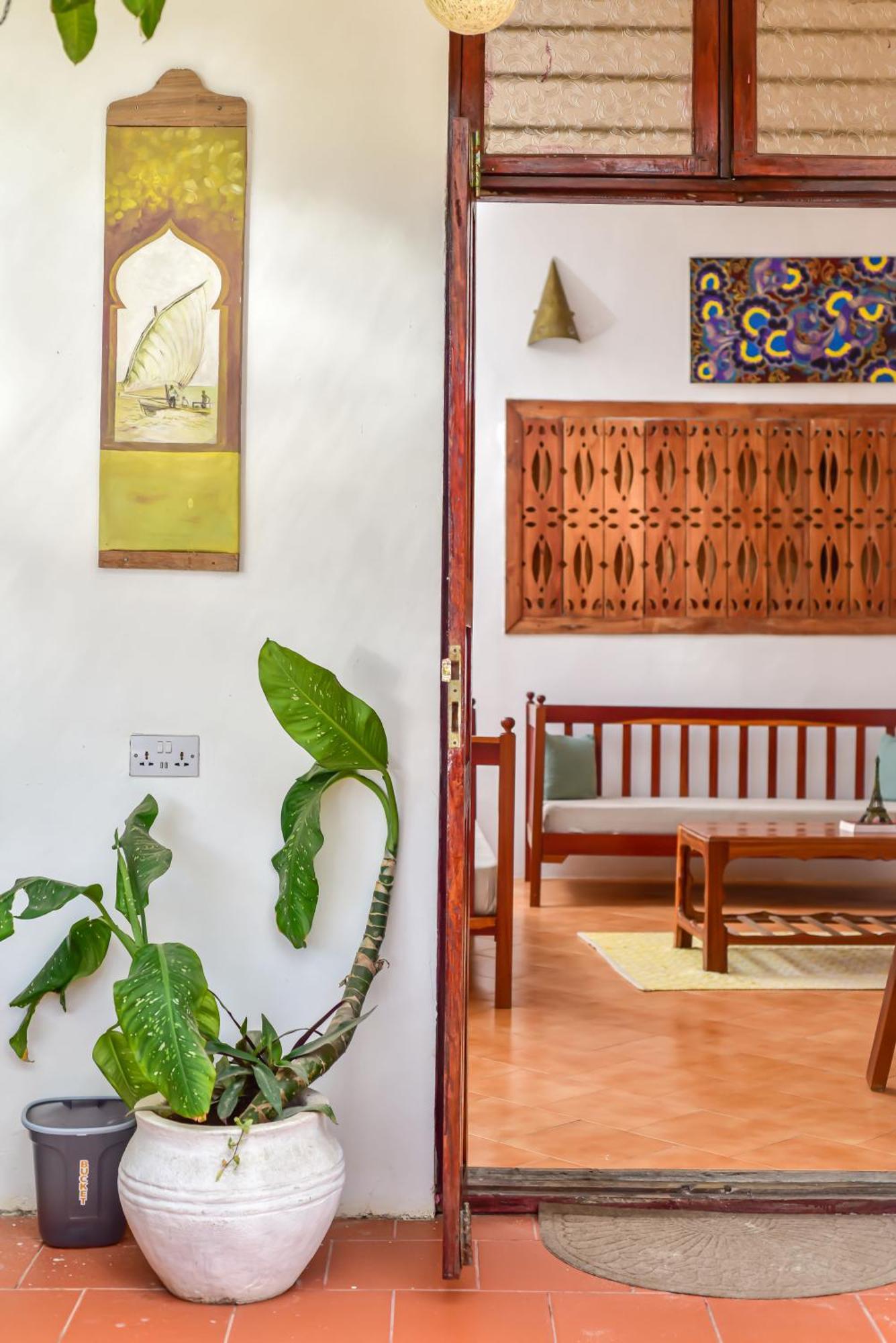 Barabara House Bed & Breakfast จัมเบียนี ภายนอก รูปภาพ