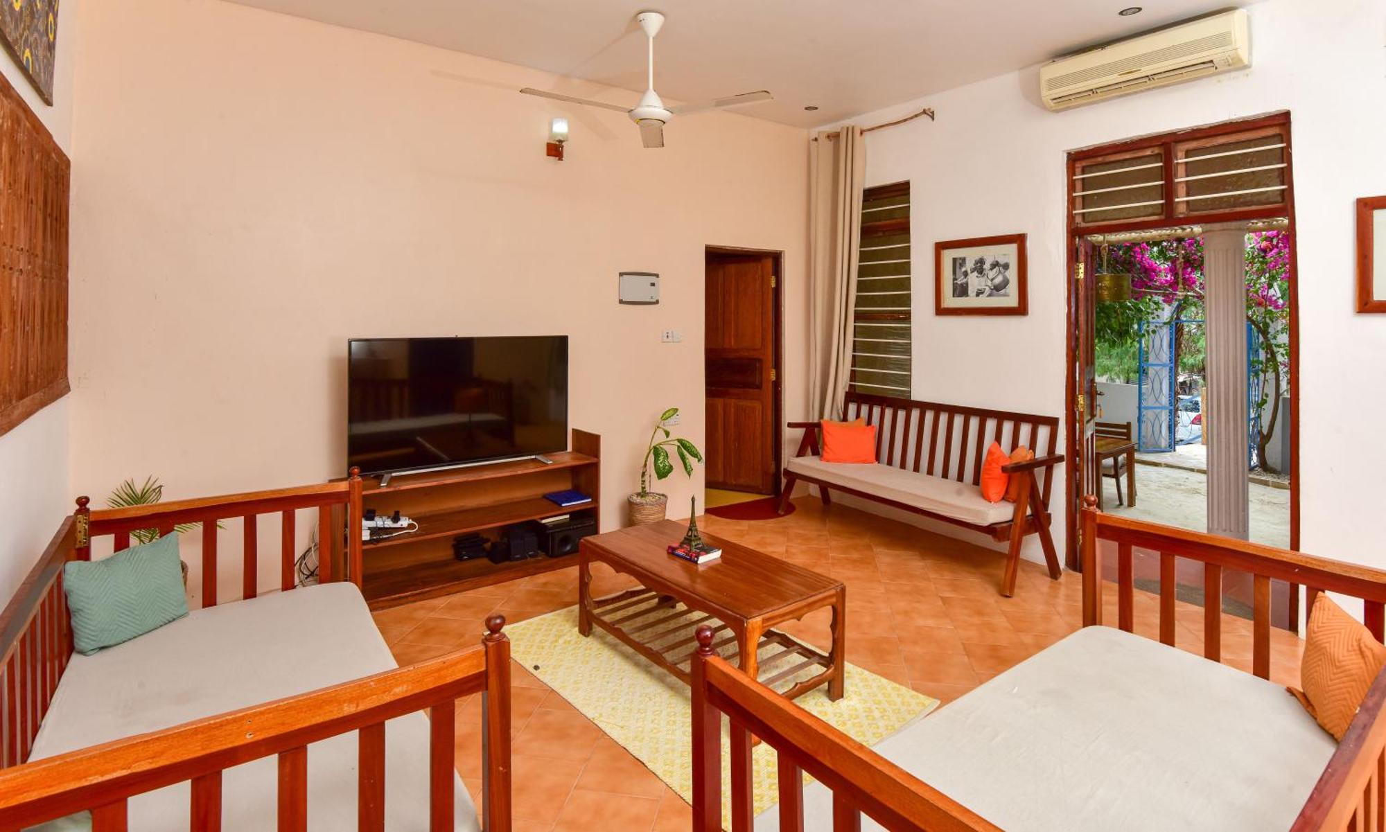Barabara House Bed & Breakfast จัมเบียนี ภายนอก รูปภาพ