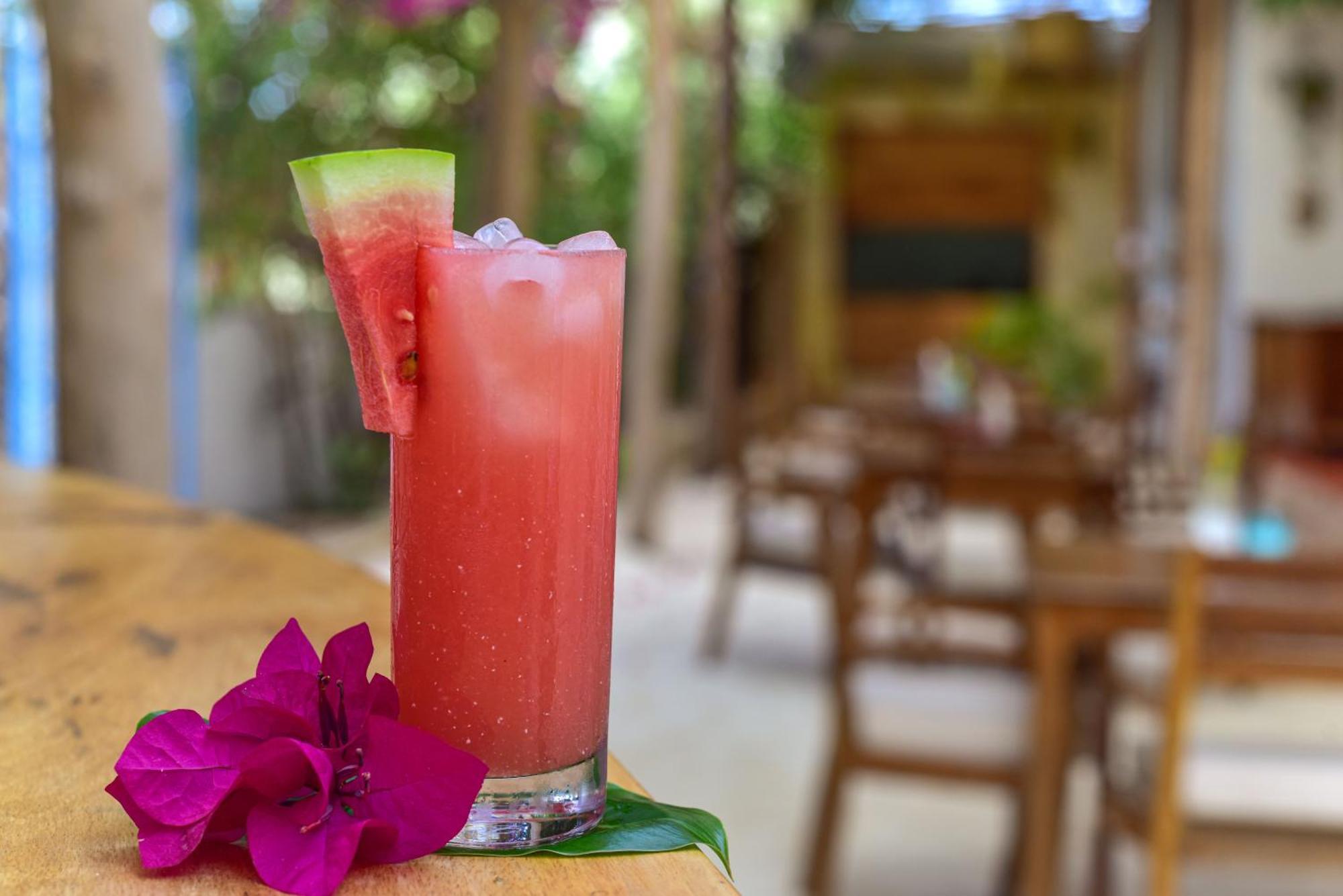 Barabara House Bed & Breakfast จัมเบียนี ภายนอก รูปภาพ