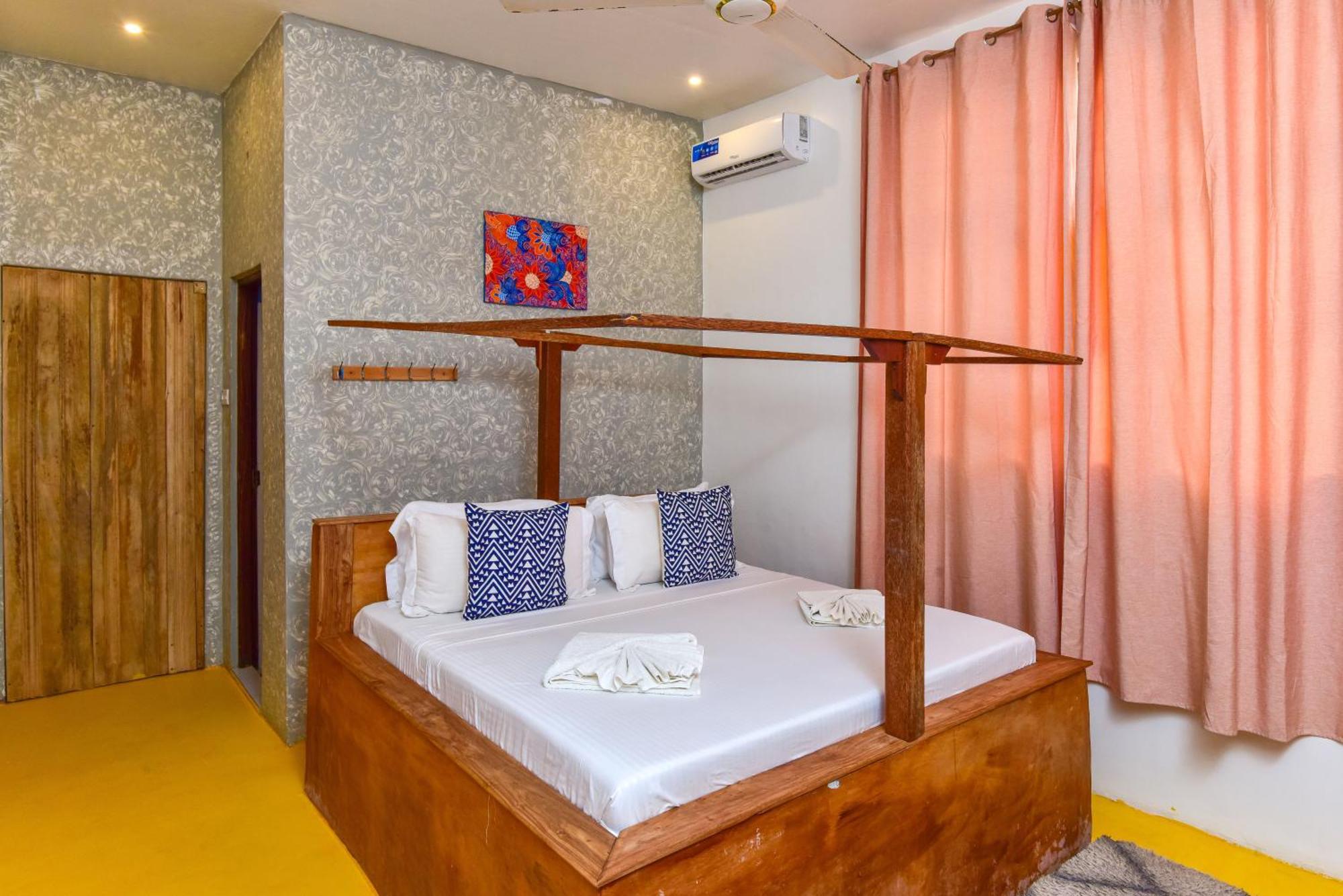 Barabara House Bed & Breakfast จัมเบียนี ภายนอก รูปภาพ