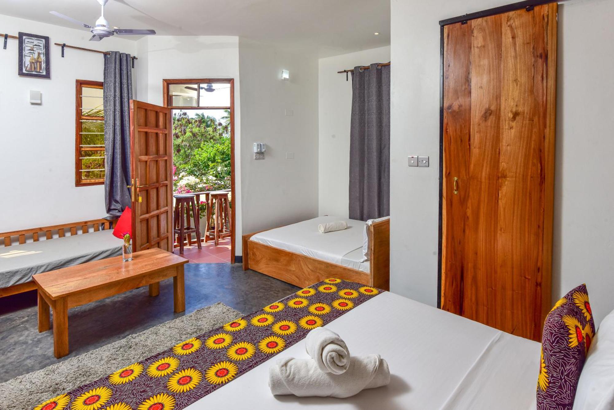 Barabara House Bed & Breakfast จัมเบียนี ภายนอก รูปภาพ